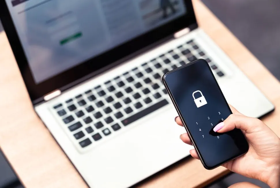 ถอดรหัสอายัดบัญชี เมื่อมาตรการปราบโกงสะเทือนคนบริสุทธิ์